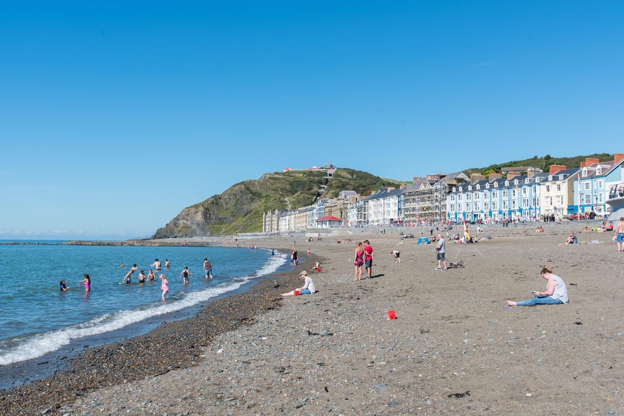 Cwtch Apartment By The Sea Aberystwyth Exteriör bild